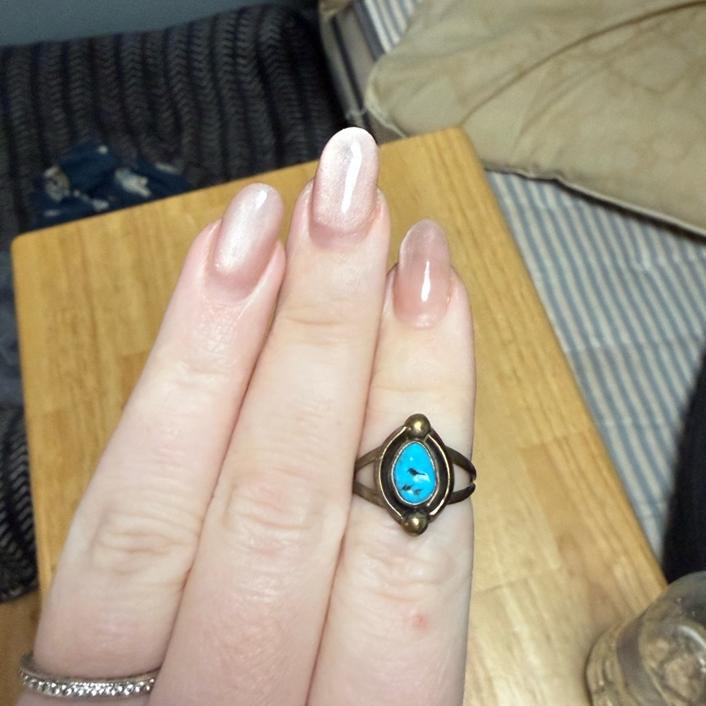 Single stone turquoise ring size 6